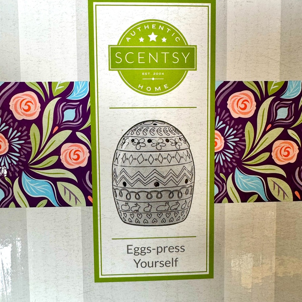 Scentsy Egg-Spress Yourself warmer